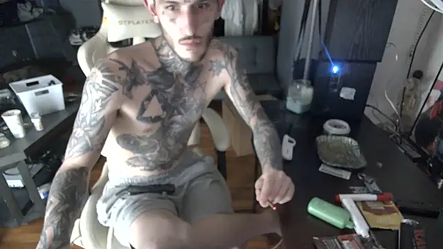 Snapshot of BadJewfucks chatting on 29, 4, 2026 BadJewfucks online show from 29, 4, 2026
