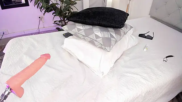 NovaaWheler online show from 8, 2, 2025