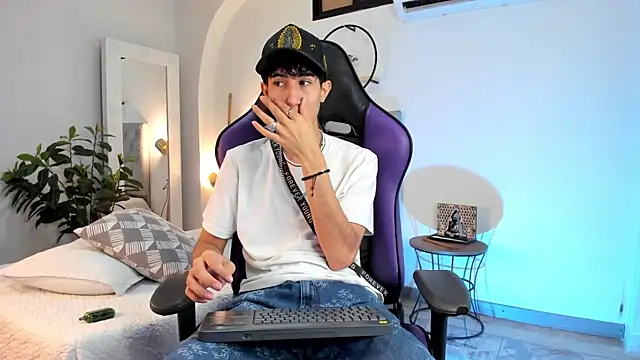 NovaaWheler online show from 11, 2, 2025