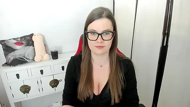 Snapshot of CarolineFlirt chatting on 28, 5, 2026 CarolineFlirt online show from 28, 5, 2026