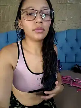 Snapshot of isabella_beauty_01 chatting on 10, 2, 2025 isabella beauty 01 online show from 10, 2, 2025