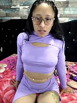 Snapshot of isabella_beauty_01 chatting on 3, 3, 2025 isabella beauty 01 online show from 3, 3, 2025