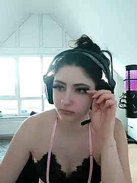 Gamergirl-Linela online show from 5, 2, 2025