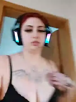 Snapshot of Gamergirl-Linela chatting on 8, 3, 2025 Gamergirl-Linela online show from 8, 3, 2025