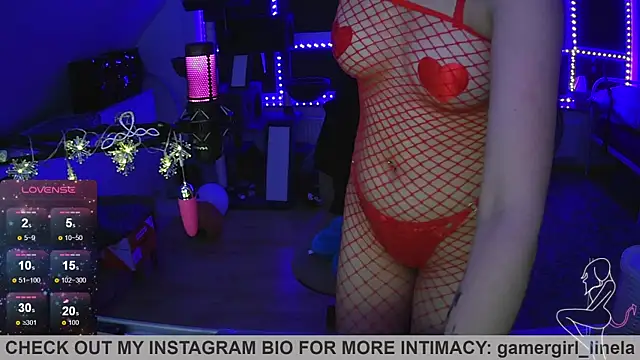 Snapshot of Gamergirl-Linela chatting on 2, 11, 2025 Gamergirl-Linela online show from 2, 11, 2025