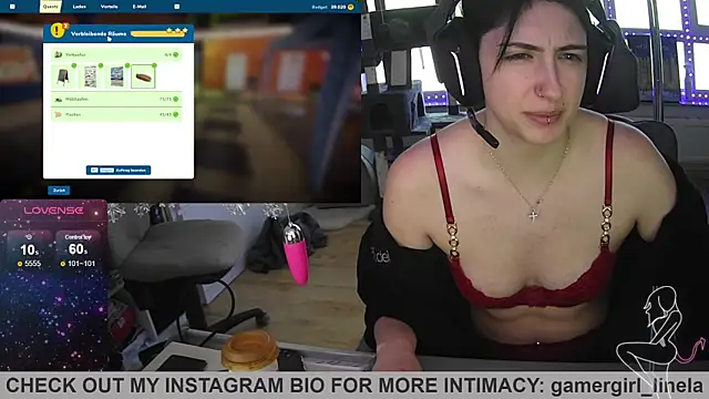 Snapshot of Gamergirl-Linela chatting on 16, 12, 2025 Gamergirl-Linela online show from 16, 12, 2025