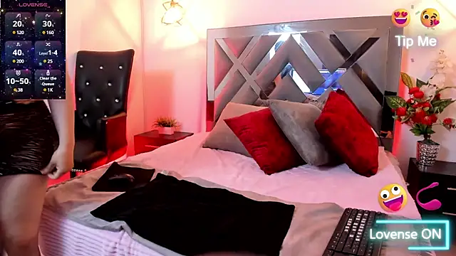 Saori Sann  online show from 28, 2, 2025