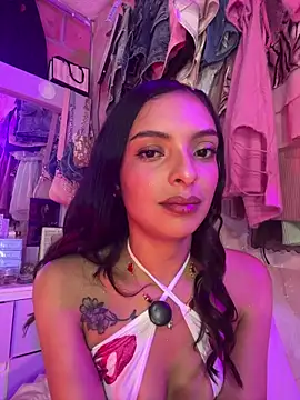 Snapshot of Skye_Moore chatting on 6, 5, 2026 Skye Moore online show from 6, 5, 2026