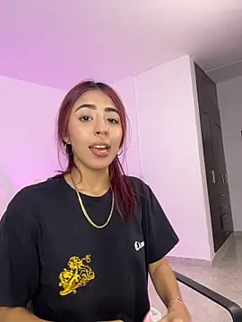 Snapshot of Mirandaa_Rogers chatting on 13, 4, 2026 Mirandaa Rogers online show from 13, 4, 2026