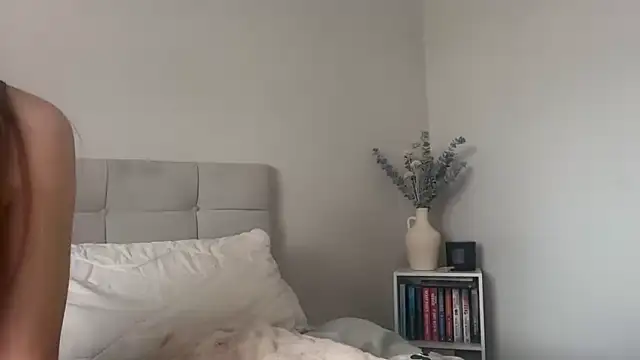 Snapshot of skyejde chatting on 3, 2, 2026 skyejde online show from 3, 2, 2026