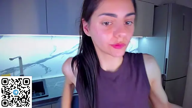 Snapshot of EmiliaZen chatting on 25, 5, 2026 EmiliaZen online show from 25, 5, 2026