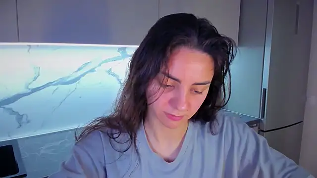 Snapshot of EmiliaZen chatting on 17, 6, 2026 EmiliaZen online show from 17, 6, 2026