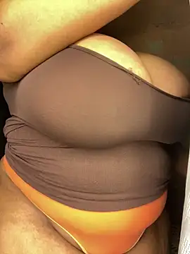 Snapshot of NonoGotBoobies chatting on 1, 4, 2026 NonoGotBoobies online show from 1, 4, 2026