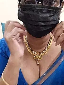 Snapshot of niiveditha chatting on 18, 2, 2025 niiveditha online show from 18, 2, 2025