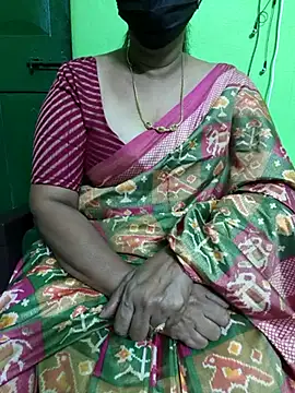 Snapshot of niiveditha chatting on 16, 3, 2025 niiveditha online show from 16, 3, 2025