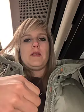 Snapshot of Sexybiene969 chatting on 28, 11, 2025 Sexybiene969 online show from 28, 11, 2025