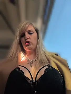 Sexybiene969 online show from 29, 4, 2026