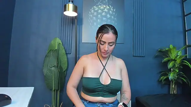 Snapshot of scarlet_edwars chatting on 3, 6, 2026 scarlet edwars online show from 3, 6, 2026