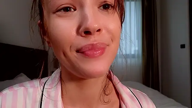 Snapshot of DemiDee chatting on 29, 10, 2025 DemiDee online show from 29, 10, 2025