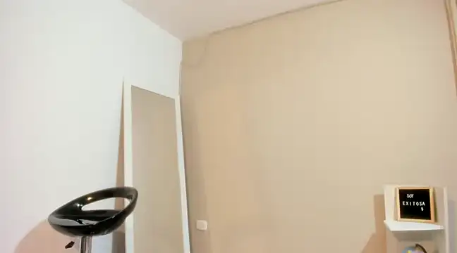 enyelsalas2 online show from 19, 2, 2025