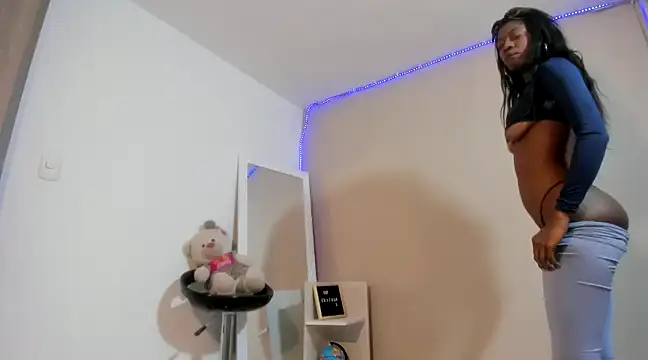 enyelsalas2 online show from 28, 2, 2025