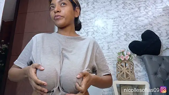 Snapshot of nicollesofia2 chatting on 9, 6, 2026 nicollesofia2 online show from 9, 6, 2026