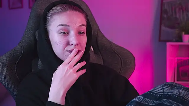 Snapshot of PhilippaAdamas chatting on 23, 2, 2025 PhilippaAdamas online show from 23, 2, 2025