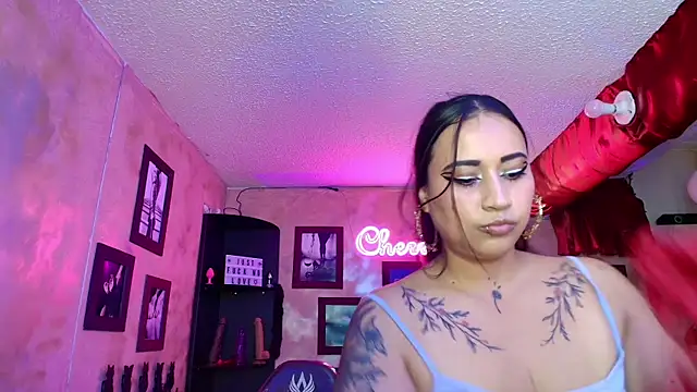 Snapshot of cherryy_bombshelll chatting on 15, 9, 2025 cherryy bombshelll online show from 15, 9, 2025