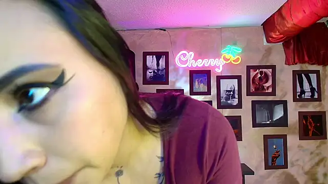 Snapshot of cherryy_bombshelll chatting on 16, 9, 2025 cherryy bombshelll online show from 16, 9, 2025