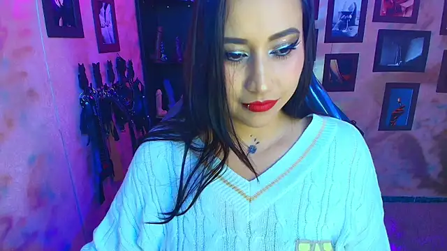 Snapshot of cherryy_bombshelll chatting on 3, 10, 2025 cherryy bombshelll online show from 3, 10, 2025