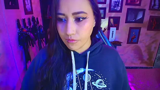 Snapshot of cherryy_bombshelll chatting on 7, 10, 2025 cherryy bombshelll online show from 7, 10, 2025