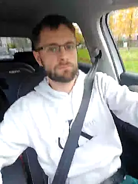 ademandjulia online show from 28, 10, 2025