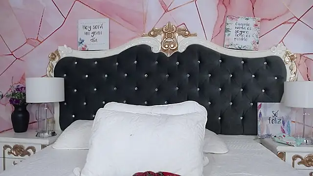 LindaBird online show from 11, 11, 2025