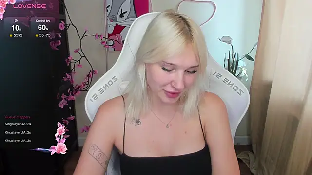 Snapshot of EvelinaLuu chatting on 28, 6, 2026 EvelinaLuu online show from 28, 6, 2026