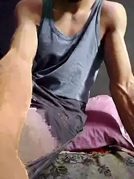 Snapshot of Adem_usr chatting on 8, 2, 2025 Adem usr online show from 8, 2, 2025