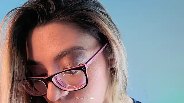 Carolblonde online show from 7, 3, 2026