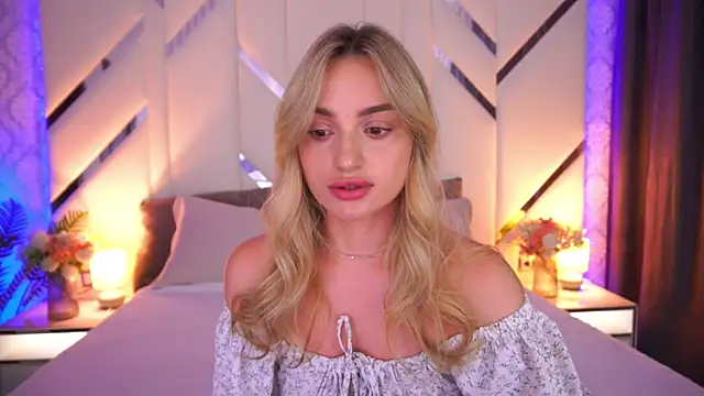 LindsieGreyy online show from 9, 7, 2026