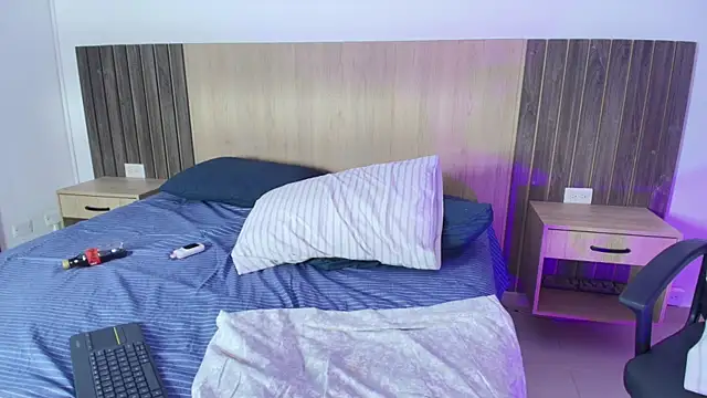 Mia cm online show from 17, 3, 2025