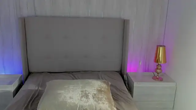 Snapshot of emmiily_z chatting on 28, 11, 2025 emmiily z online show from 28, 11, 2025