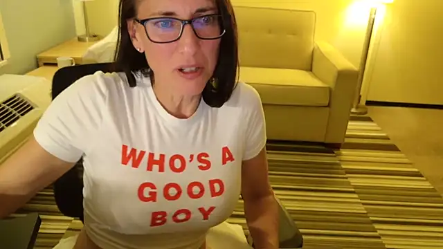Snapshot of MrsJanetM chatting on 24, 5, 2026 MrsJanetM online show from 24, 5, 2026