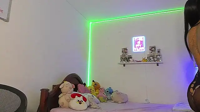 Annaa Brooks online show from 5, 4, 2026