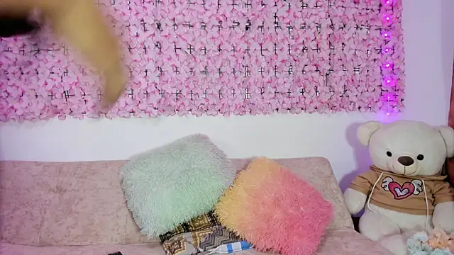 Lynda Bonnie online show from 3, 11, 2025