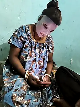 Snapshot of CuteRani001 chatting on 24, 2, 2025 CuteRani001 online show from 24, 2, 2025