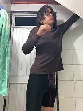 Snapshot of shadowsofgarden chatting on 17, 2, 2025 shadowsofgarden online show from 17, 2, 2025