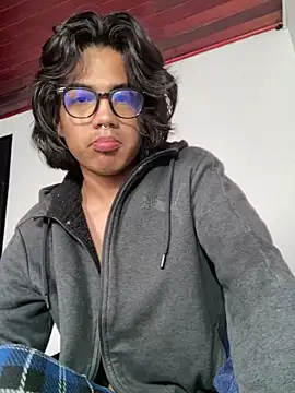 Snapshot of shadowsofgarden chatting on 19, 2, 2025 shadowsofgarden online show from 19, 2, 2025