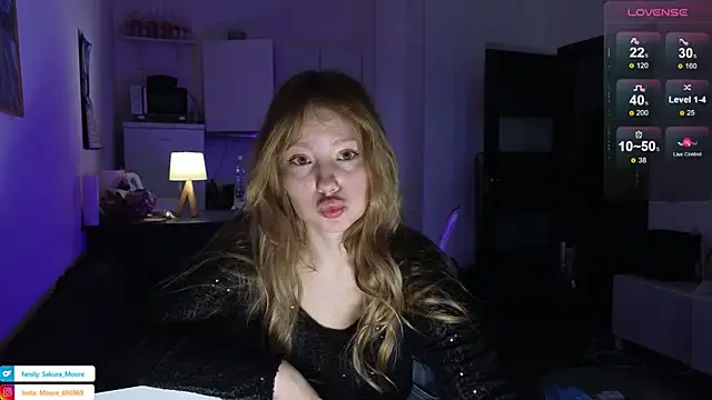 Snapshot of Sakura_Moore chatting on 3, 3, 2025 Sakura Moore online show from 3, 3, 2025