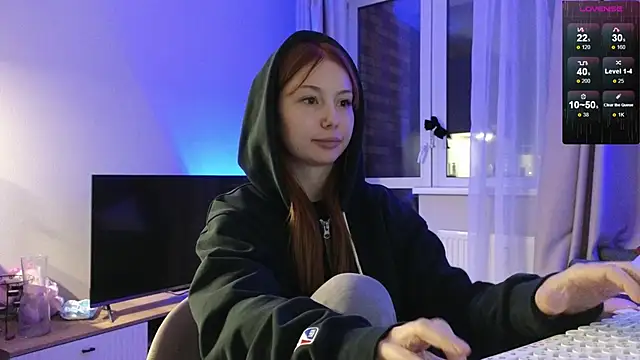 Snapshot of Sakura_Moore chatting on 4, 10, 2025 Sakura Moore online show from 4, 10, 2025