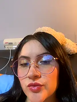 ValentinaOrtiz3 online show from 11, 10, 2025