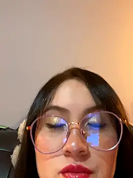 ValentinaOrtiz3 online show from 15, 10, 2025