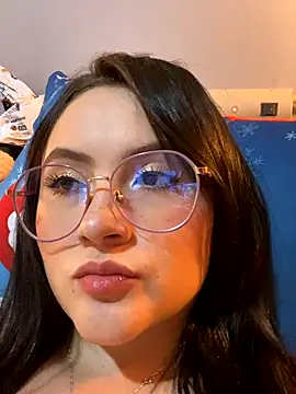 ValentinaOrtiz3 online show from 23, 10, 2025